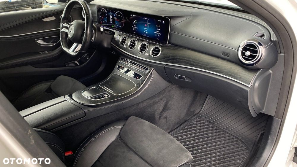 Mercedes-Benz Klasa E 220 d 4-Matic AMG - 23
