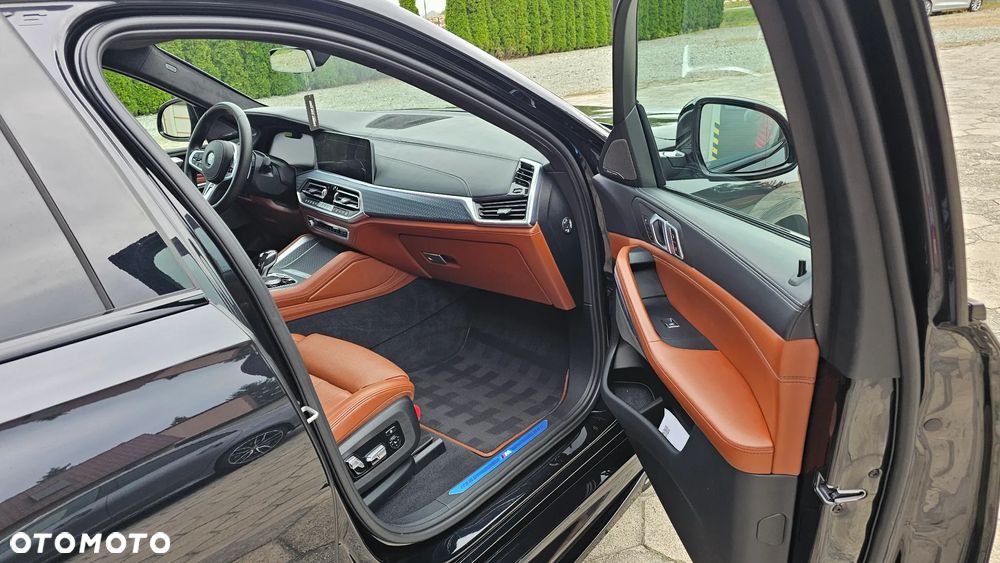 BMW X6 xDrive40d mHEV - 17