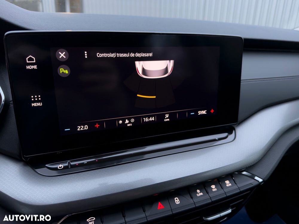 Skoda Octavia Combi 2.0 TDI DSG Tour - 37