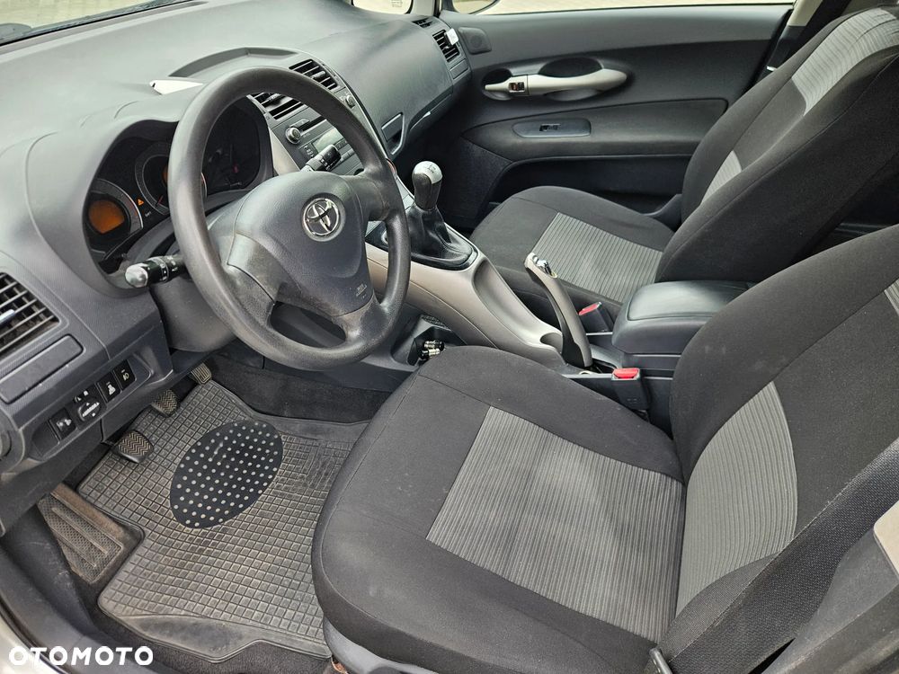 Toyota Auris 1.4 D-4D Luna - 9