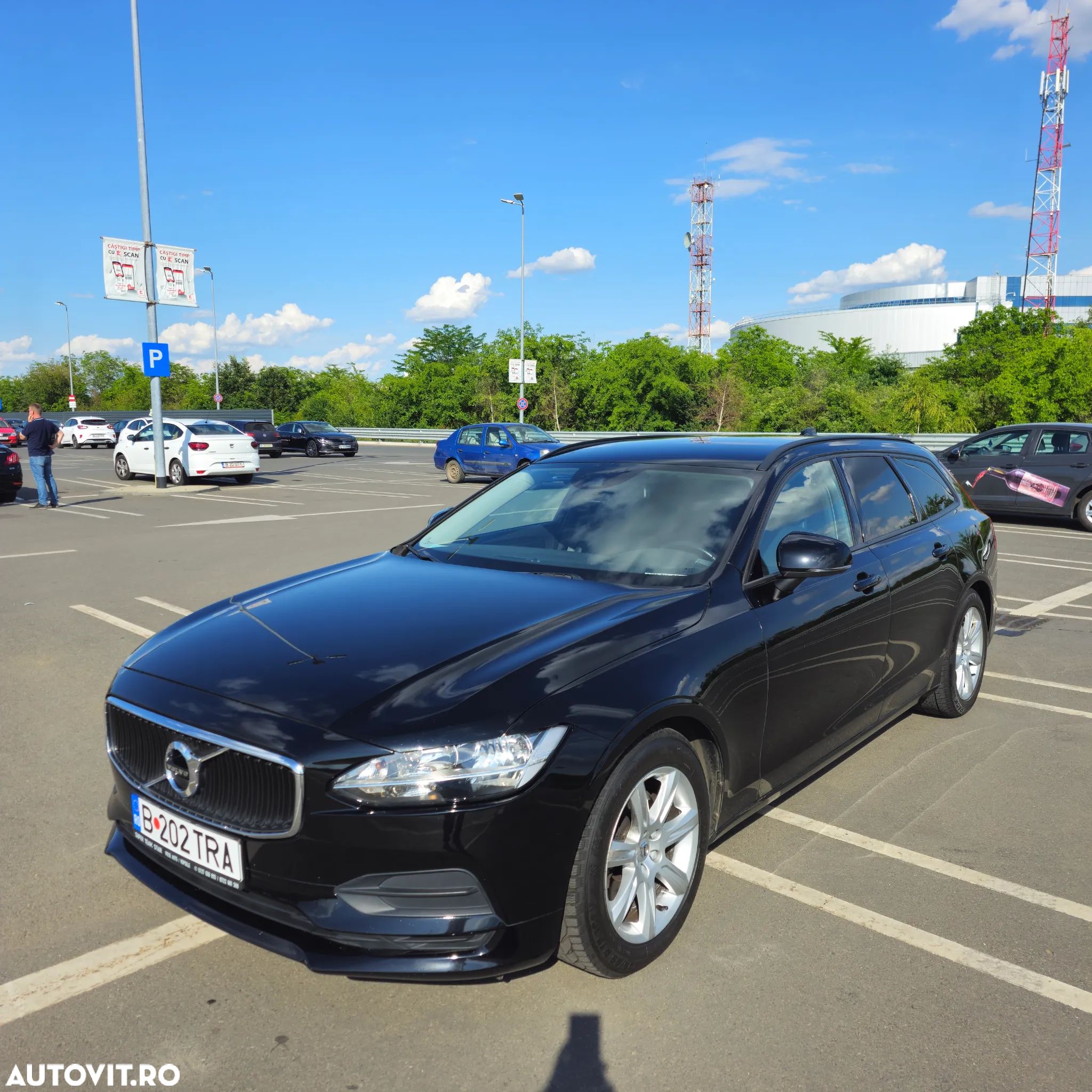 Volvo V90 D4 Momentum - 1