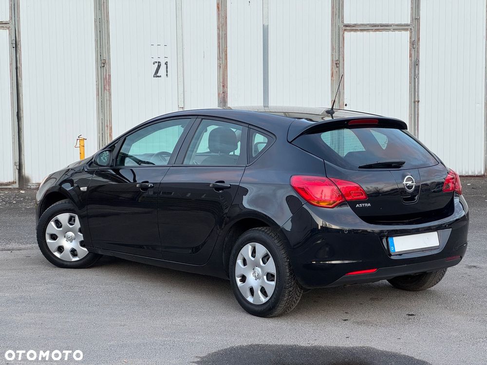 Opel Astra 1.6 Exklusiv - 13