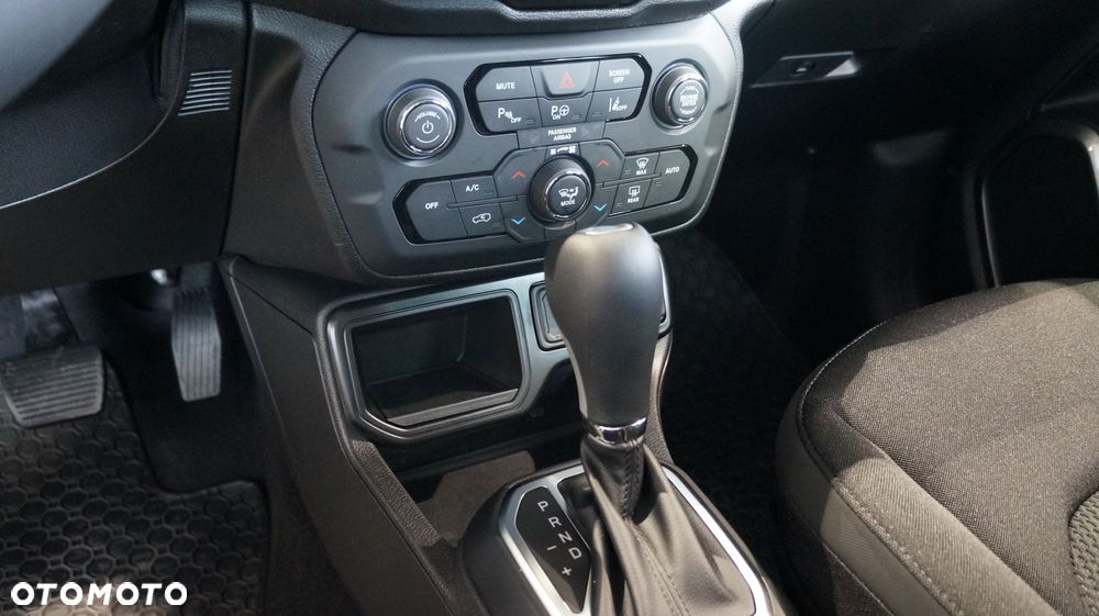 Jeep Renegade 1.5 T4 mHEV Altitude FWD S&S DCT - 11