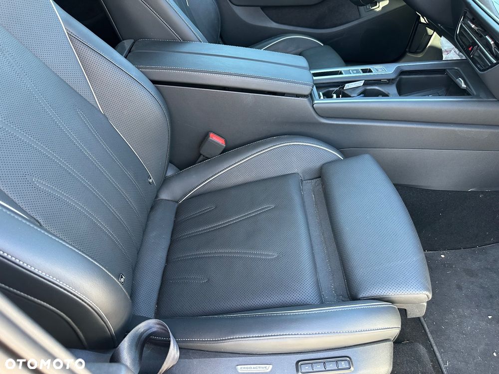 Volkswagen Passat - 32