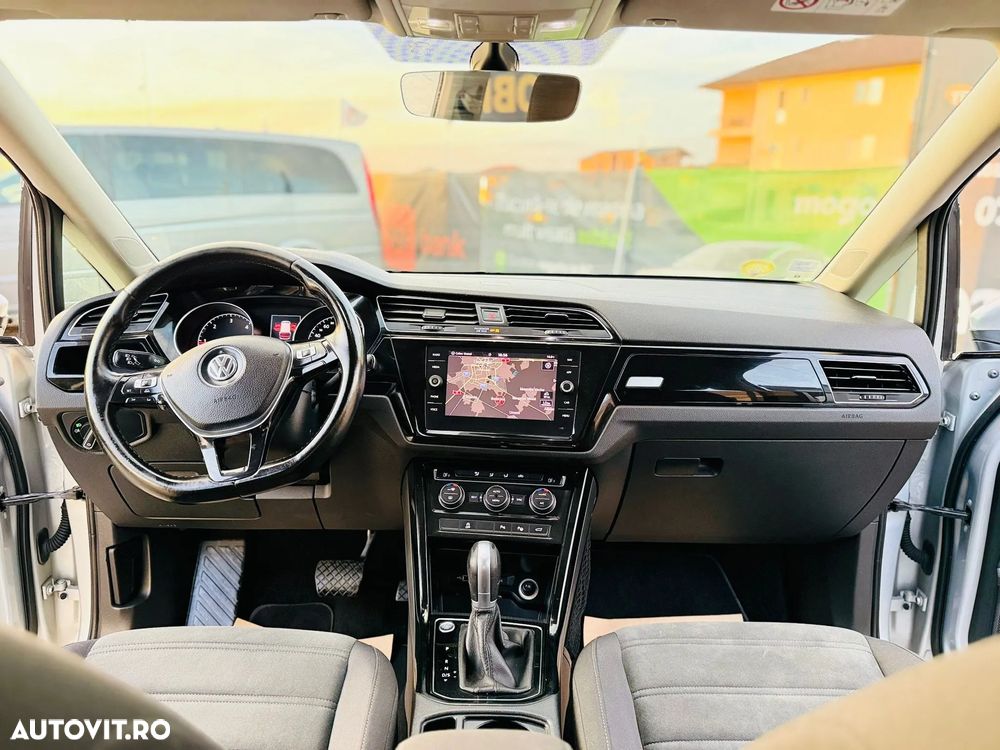 Volkswagen Touran - 5