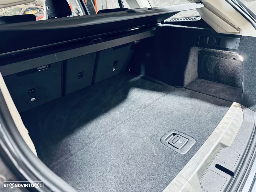 BMW 330 e Touring Aut. Sport Line - 22