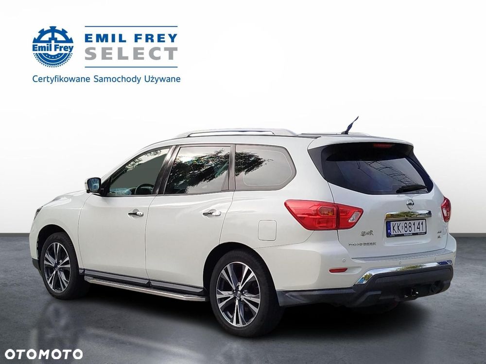 Nissan Pathfinder - 3
