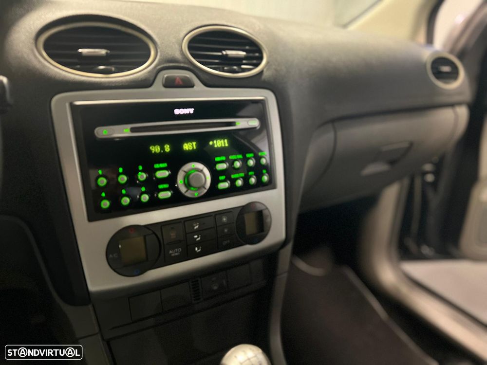 Ford Focus SW 1.6 TDCi Connec. - 11