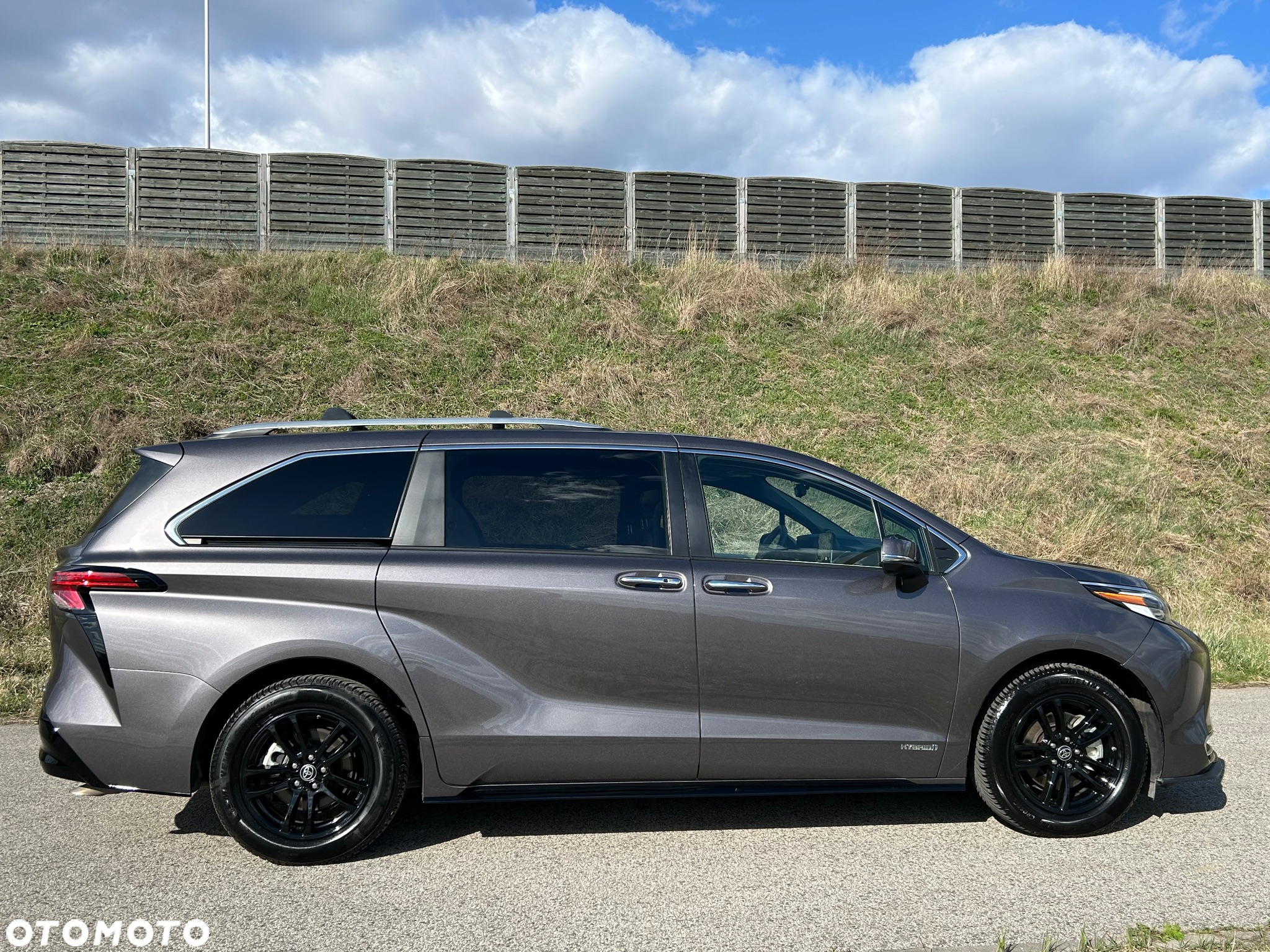 Toyota Sienna - 8
