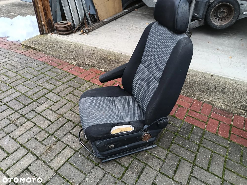 Fotel kierowcy pompowany zwykły podwójny sprinter 906 crafter Mercedes - 17