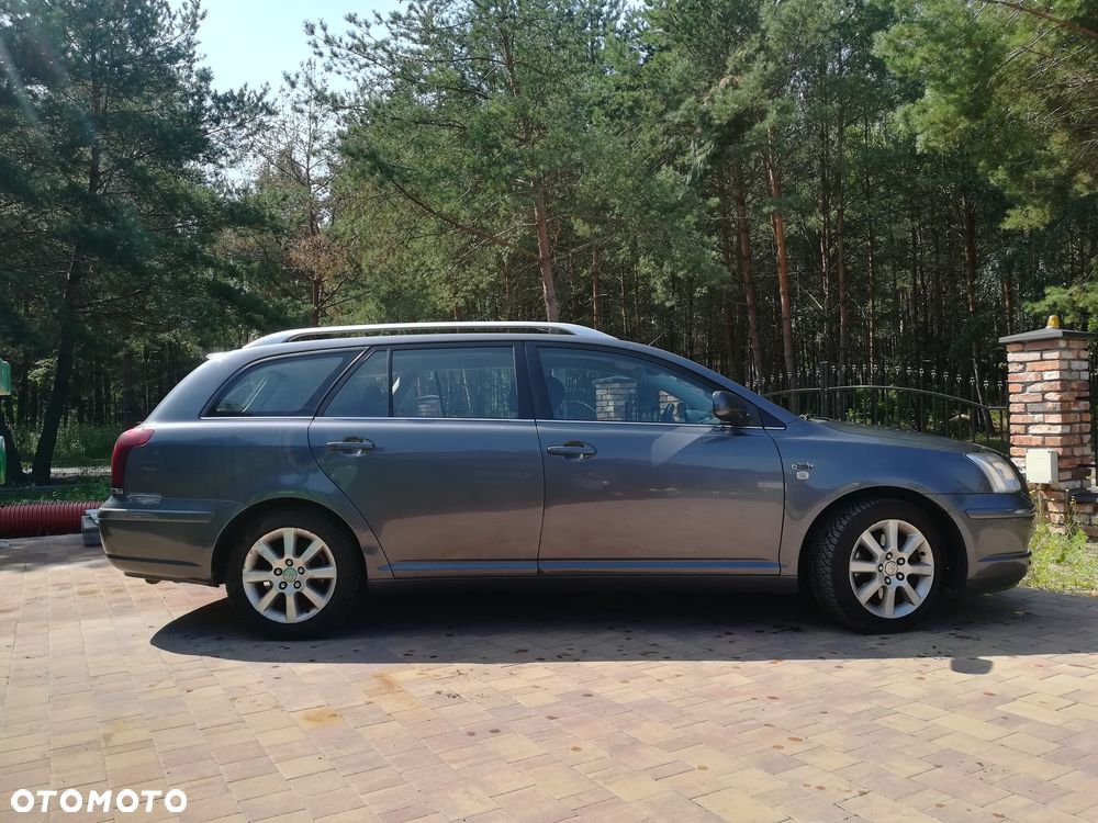 Toyota Avensis - 4