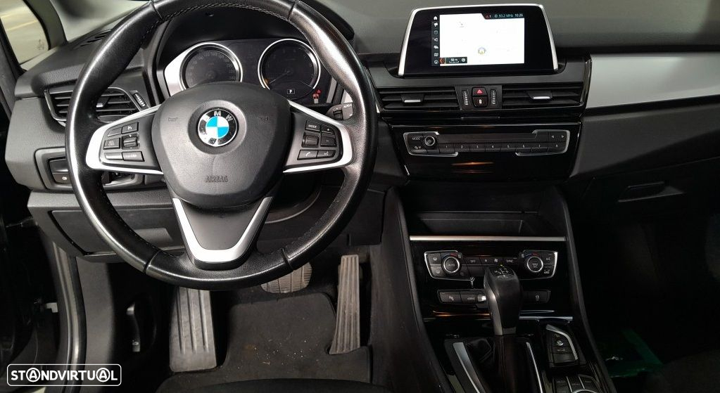 BMW 225xe Active Tourer - 4