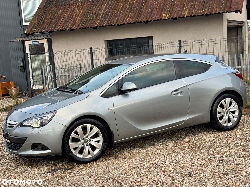 Opel Astra 1.6 Turbo Cosmo - 4