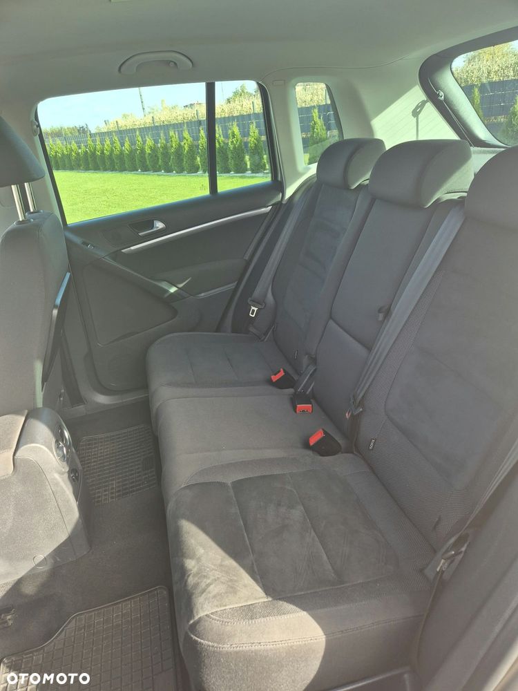Volkswagen Tiguan - 9