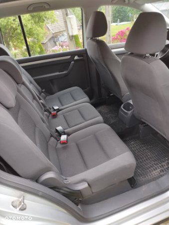 Volkswagen Touran - 8