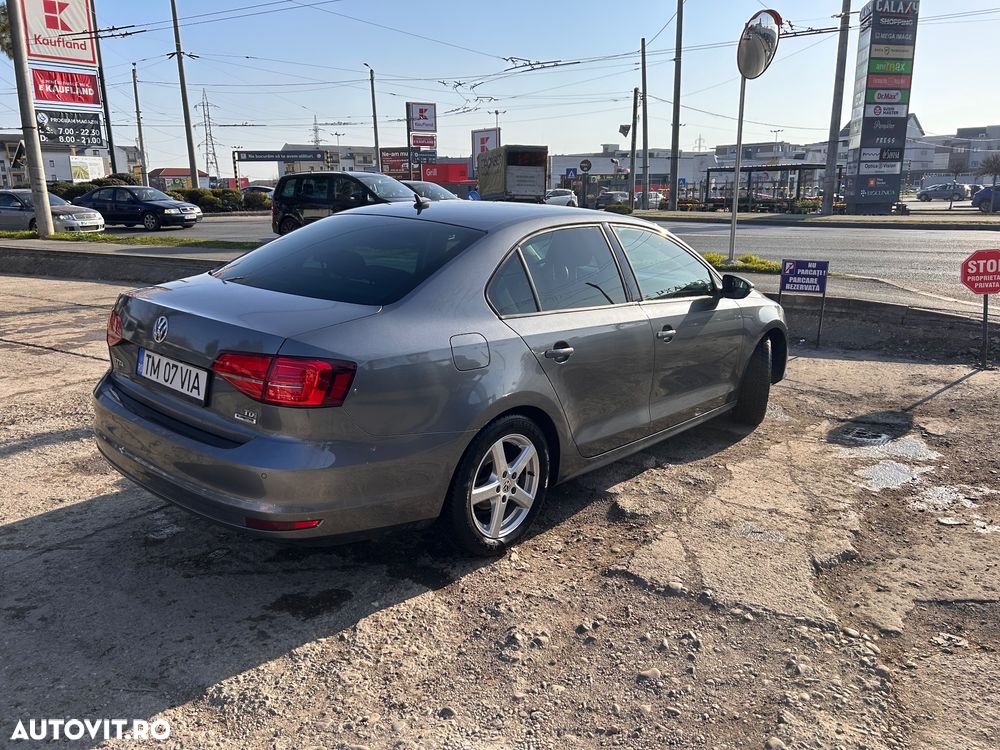 Volkswagen Jetta 2.0 TDI Comfortline - 3