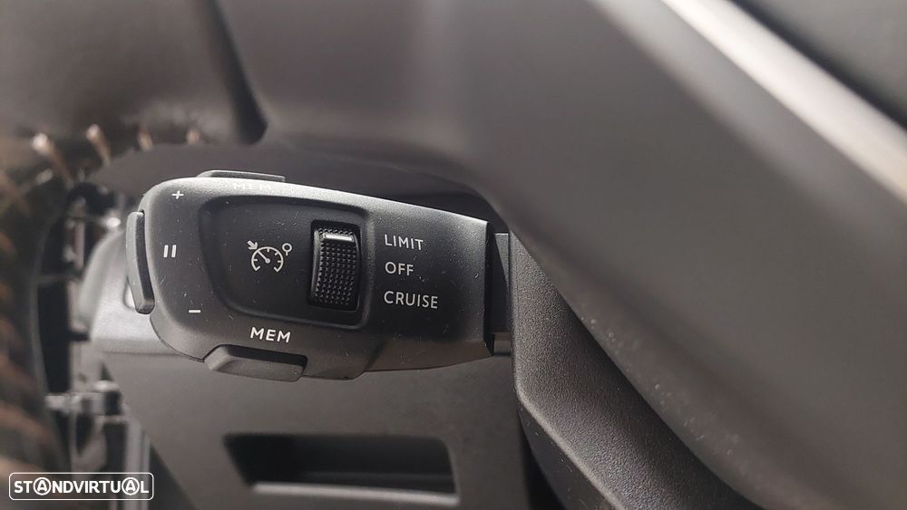 Peugeot 3008 1.2 PureTech Active Pack - 16
