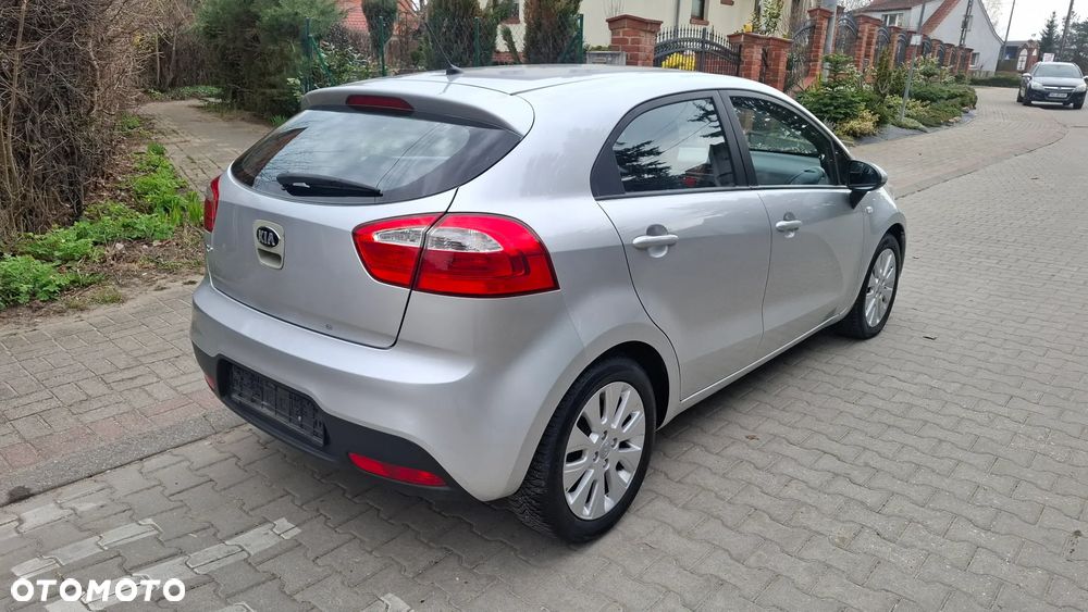 Kia Rio 1.2 Dream Team Edition - 6