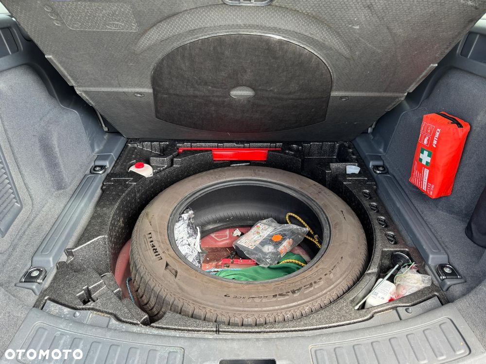 Land Rover Discovery Sport 2.0 TD4 HSE - 8