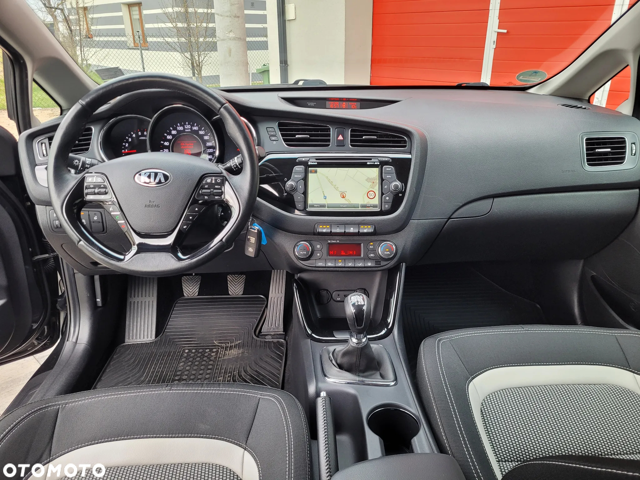 Kia Ceed 1.6 CRDi 128 ISG SW Dream Team Edition - 23