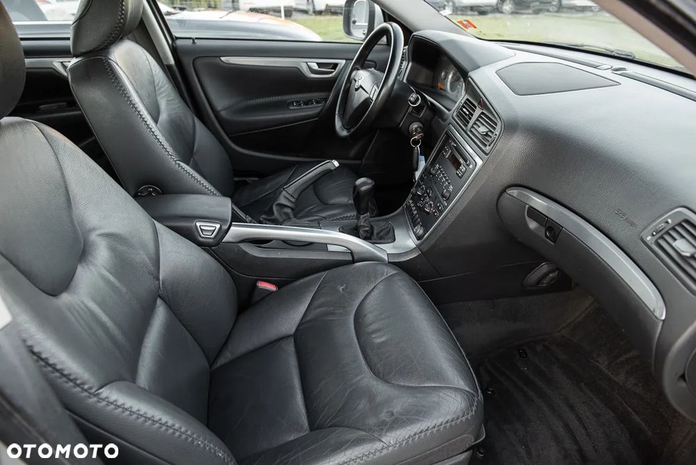 Volvo XC 70 AWD Premium - 21