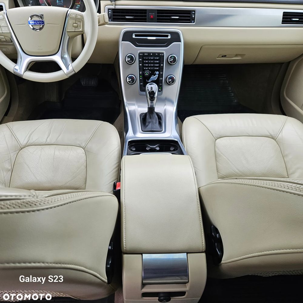 Volvo XC 70 D4 Geartronic Momentum - 22