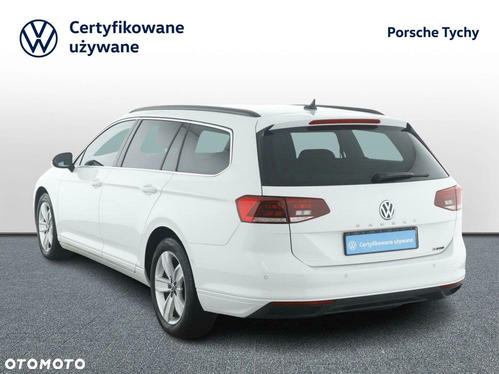 Volkswagen Passat - 25