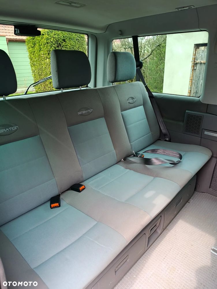 Volkswagen Multivan - 18