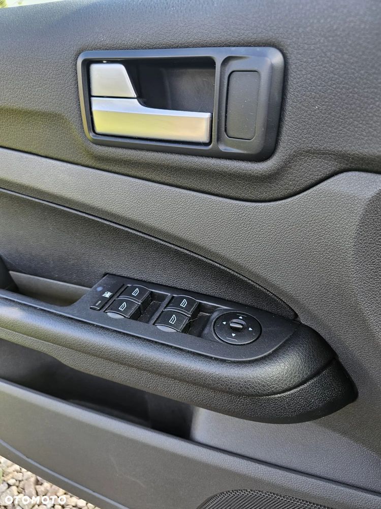 Ford Focus 1.6 Ambiente - 9