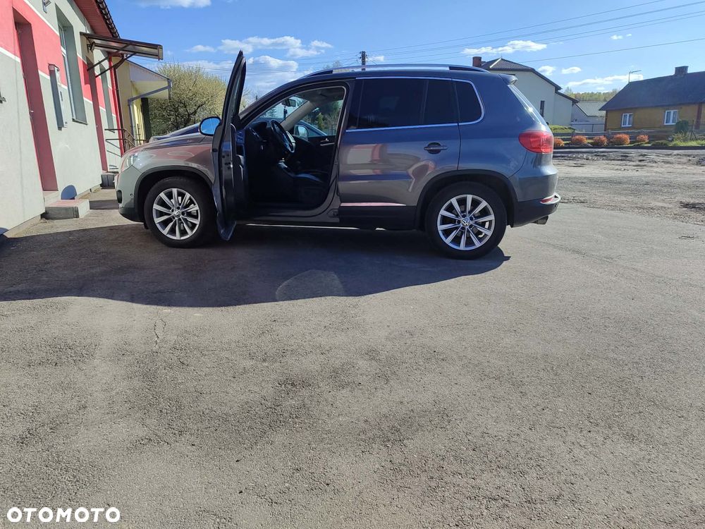 Volkswagen Tiguan - 1