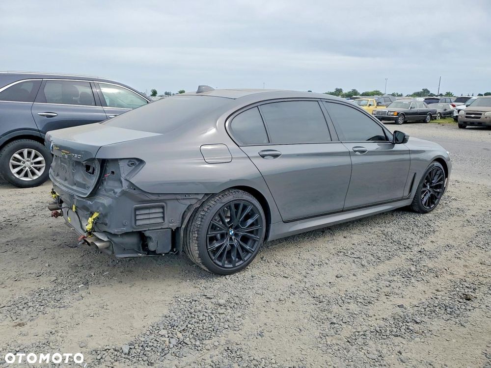 BMW Seria 7 750i xDrive - 4