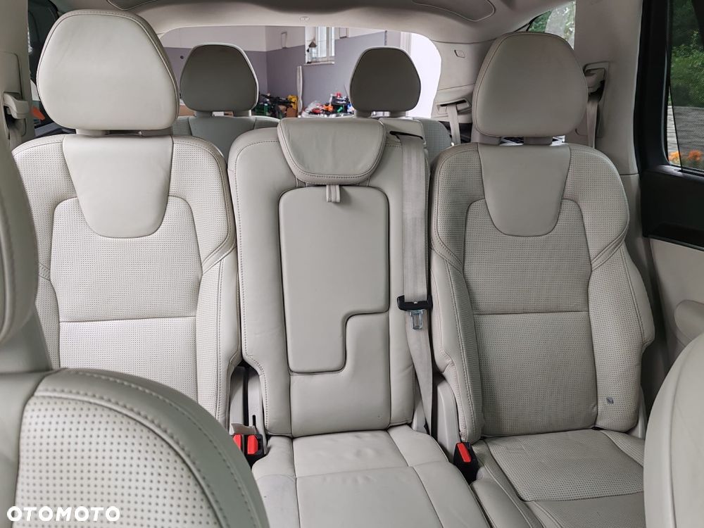 Volvo XC 90 - 7