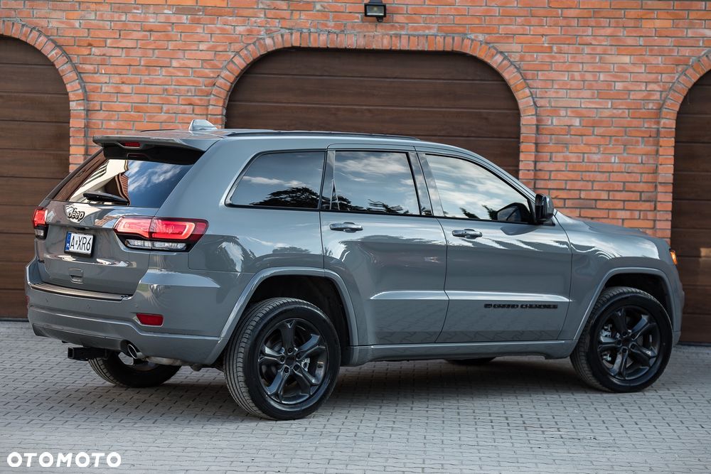 Jeep Grand Cherokee - 10