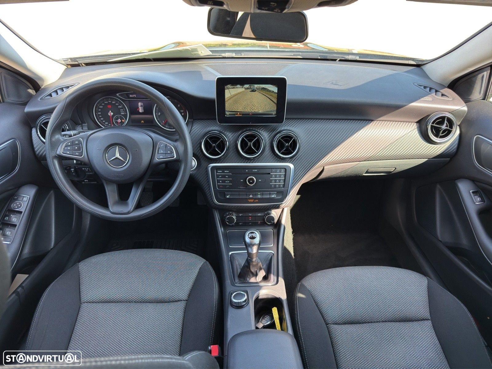 Mercedes-Benz GLA 180 d - 8