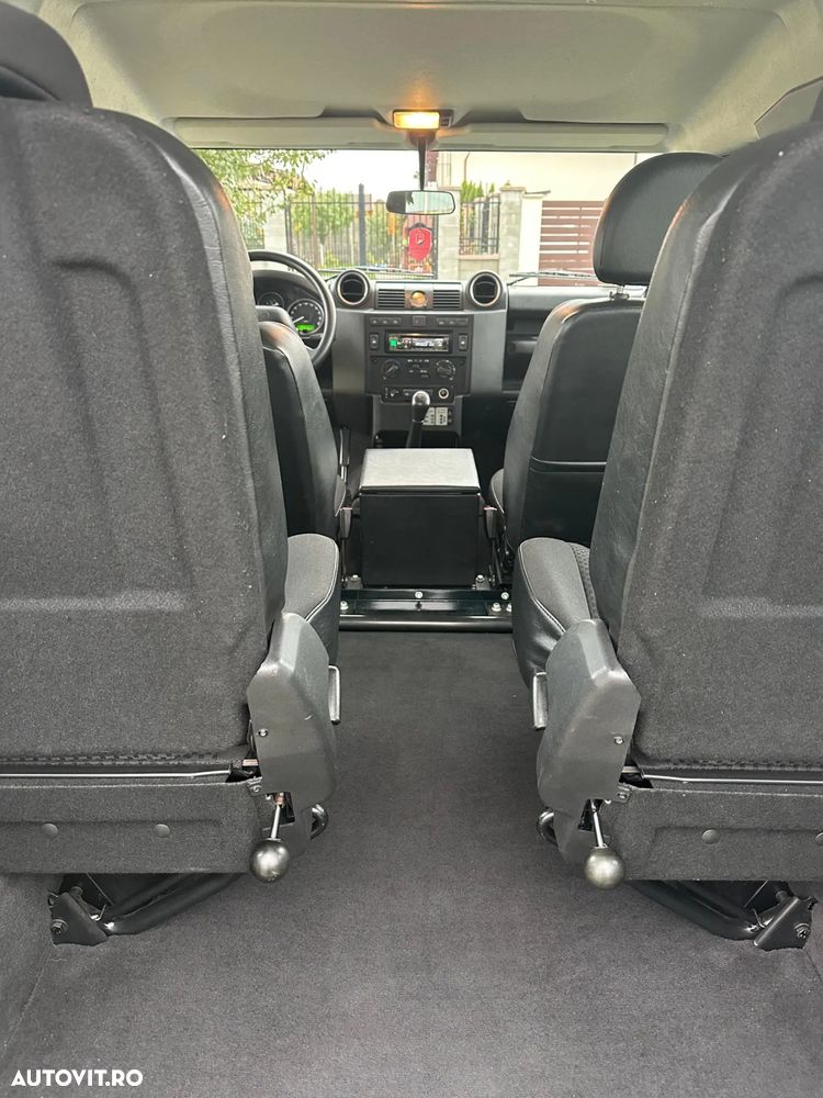 Land Rover Defender 90 2.4TD S/W E - 12