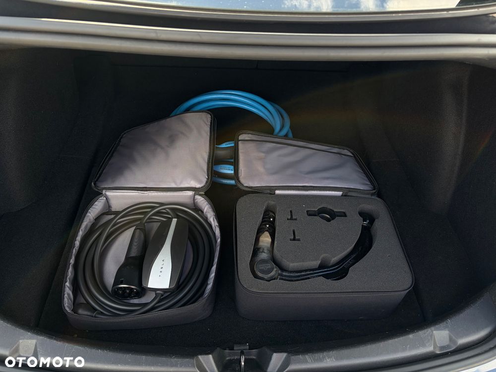 Tesla Model 3 Standard Range Plus - 28