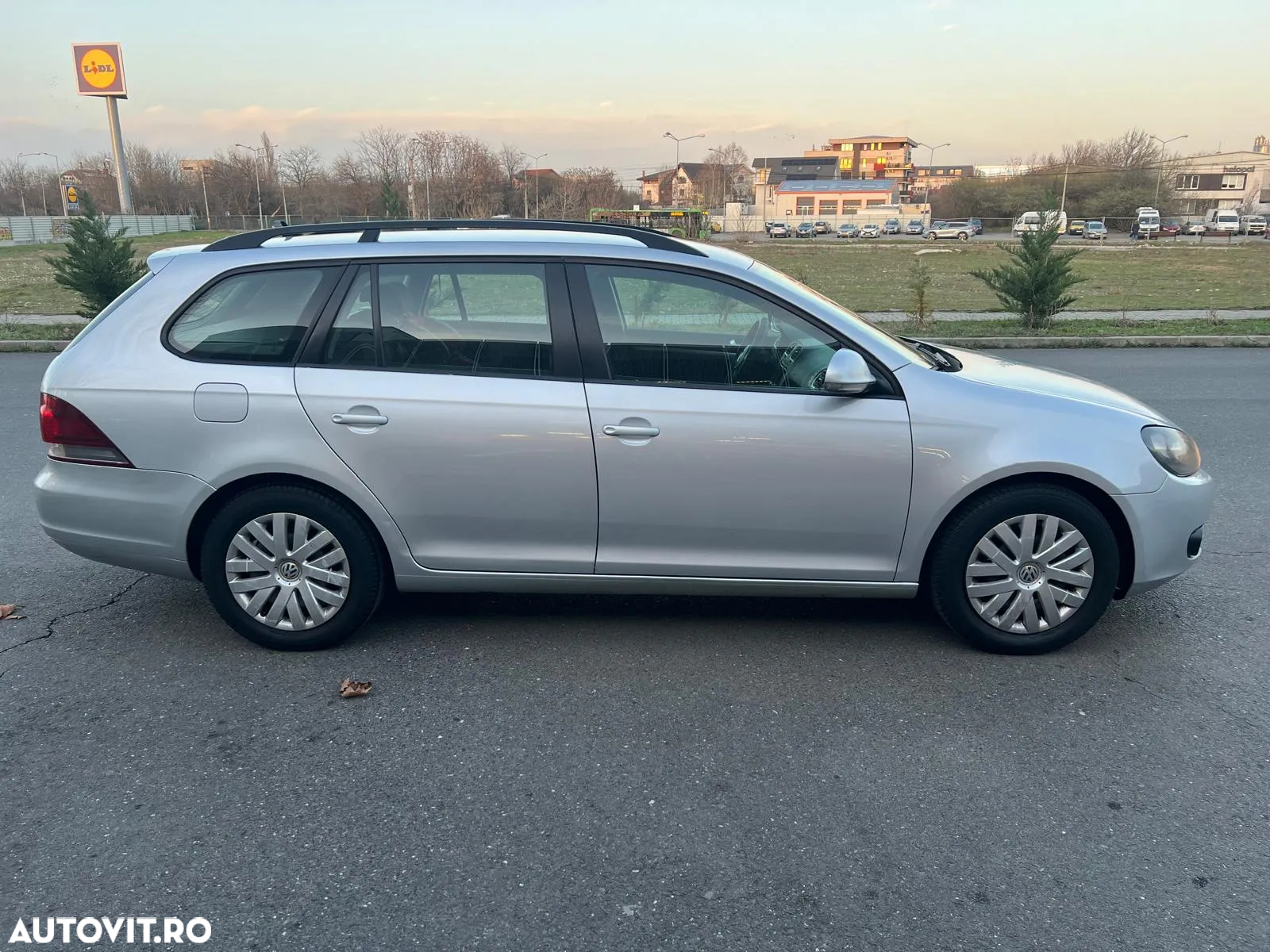 Volkswagen Golf 1.6 TDI BlueMotion Technology DPF Comfortline - 5