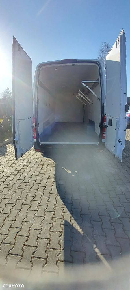 Mercedes-Benz Sprinter - 5