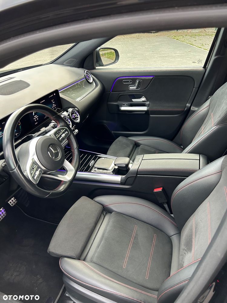 Mercedes-Benz GLA 250 e 8G-DCT AMG Line - 17
