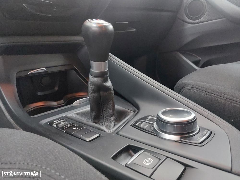 BMW X1 18 i sDrive Advantage - 42