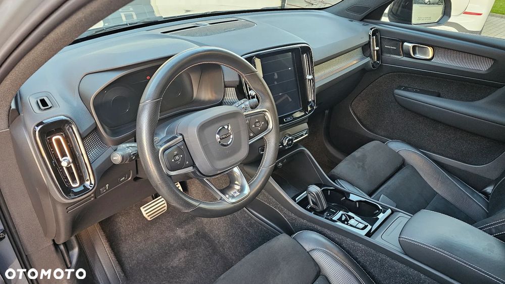Volvo XC 40 B4 B AWD Geartronic RDesign - 24