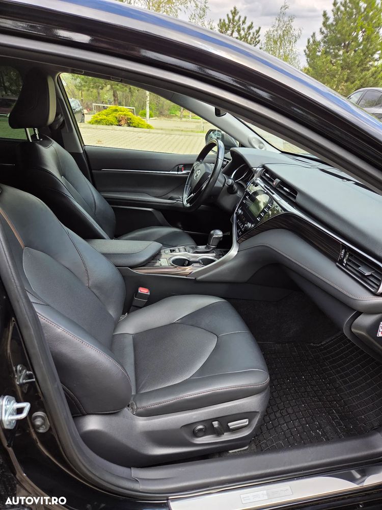 Toyota Camry 2.5 Exclusive - 11