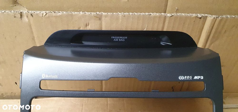 Ramka dekor radia konsoli włącznik awaryjnych Kia Sportage III - 3