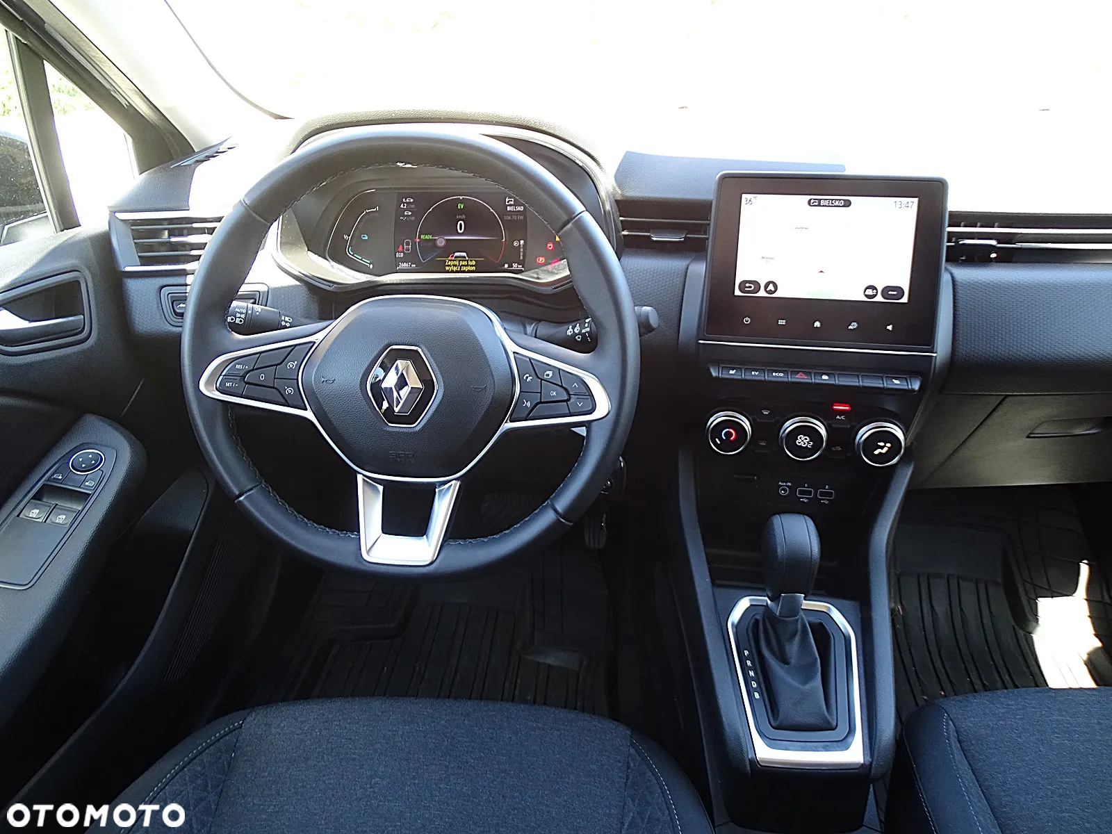 Renault Clio 1.6 E-TECH Techno - 37