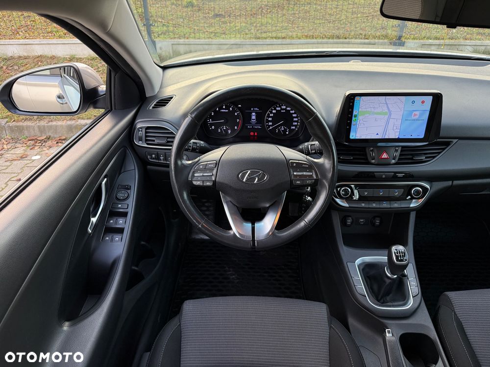 Hyundai i30 1.5 DPI Classic + - 5