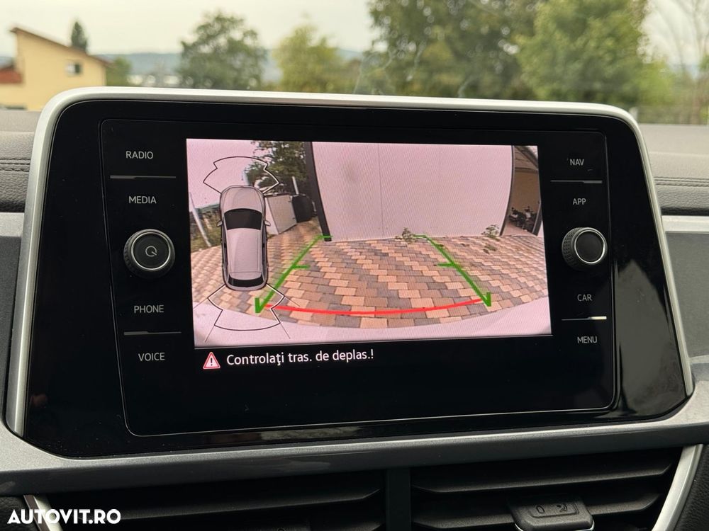 Volkswagen T-Roc - 13