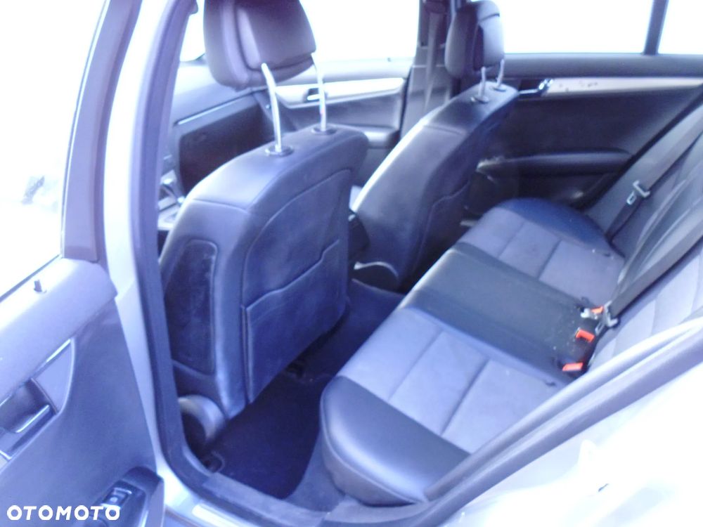 Mercedes-Benz Klasa C 200 T (BlueEFFICIENCY) 7G-TRONIC Avantgarde - 17