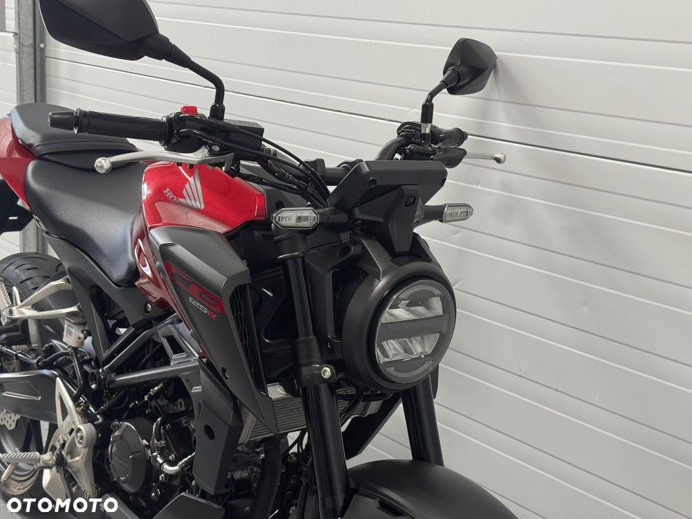 Honda CB - 12