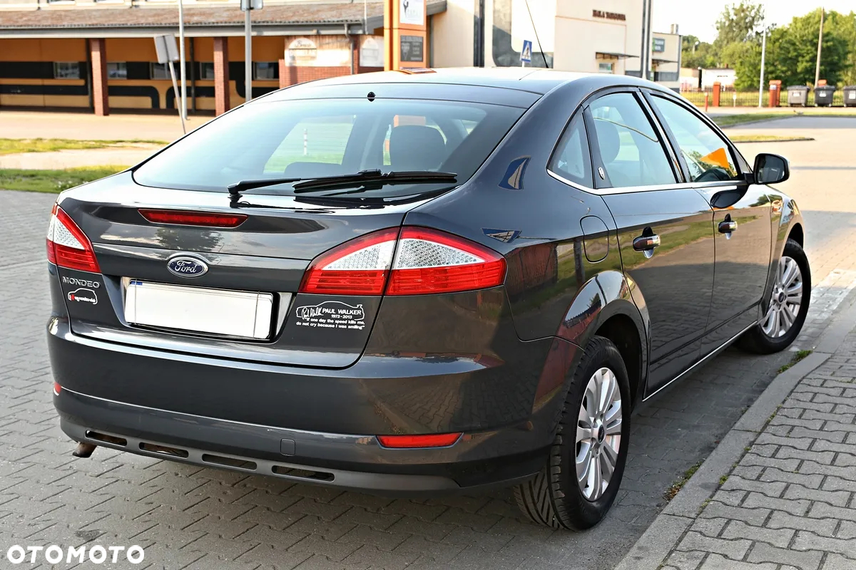 Ford Mondeo 2.0 Ghia - 19