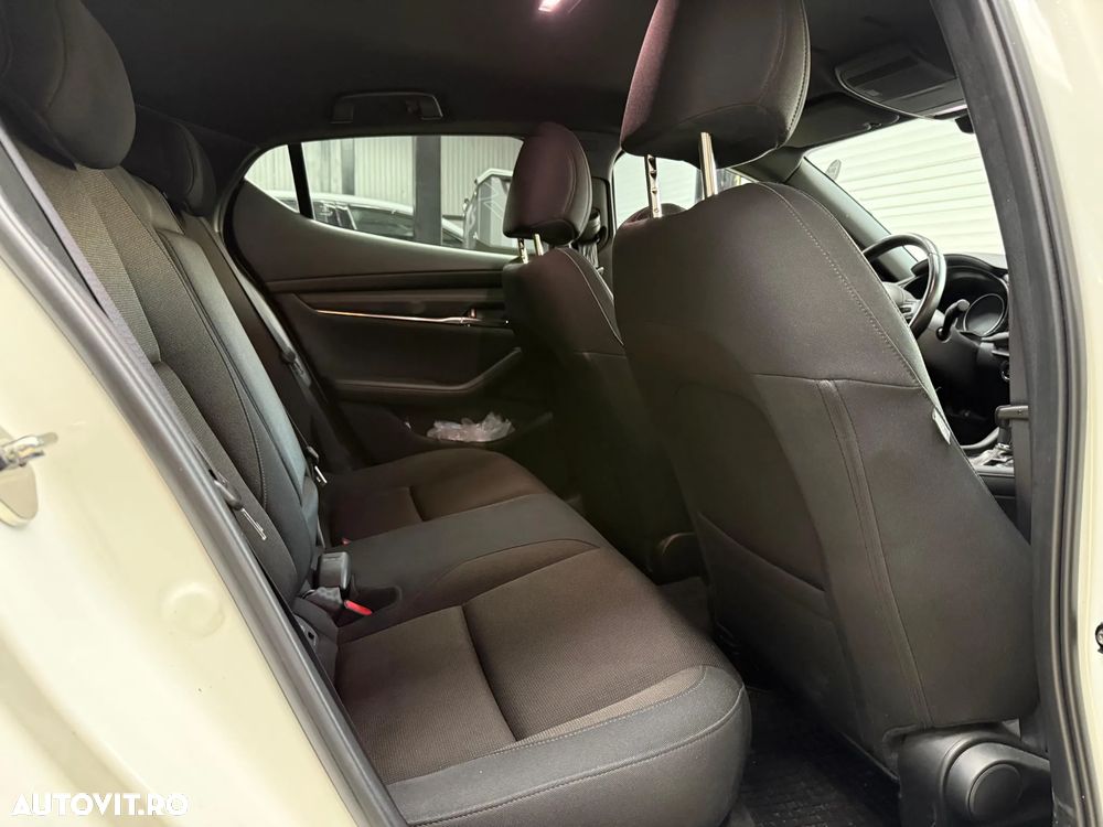 Mazda 3 G122 AT Plus - 25